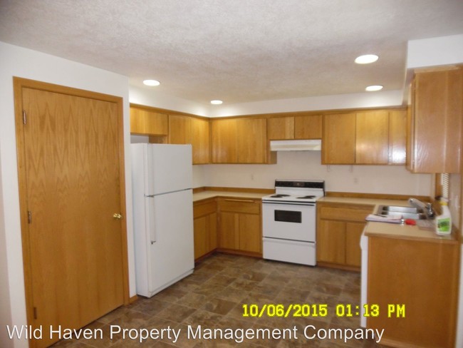 Building Photo - 2516-2520 NE Norton Ct