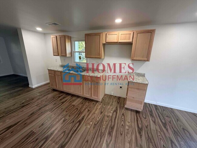 Foto del edificio - Three Bedroom House | Boonville, Indiana