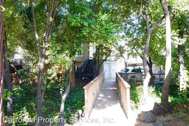 Building Photo - 1441-1445 Bellevue Ave