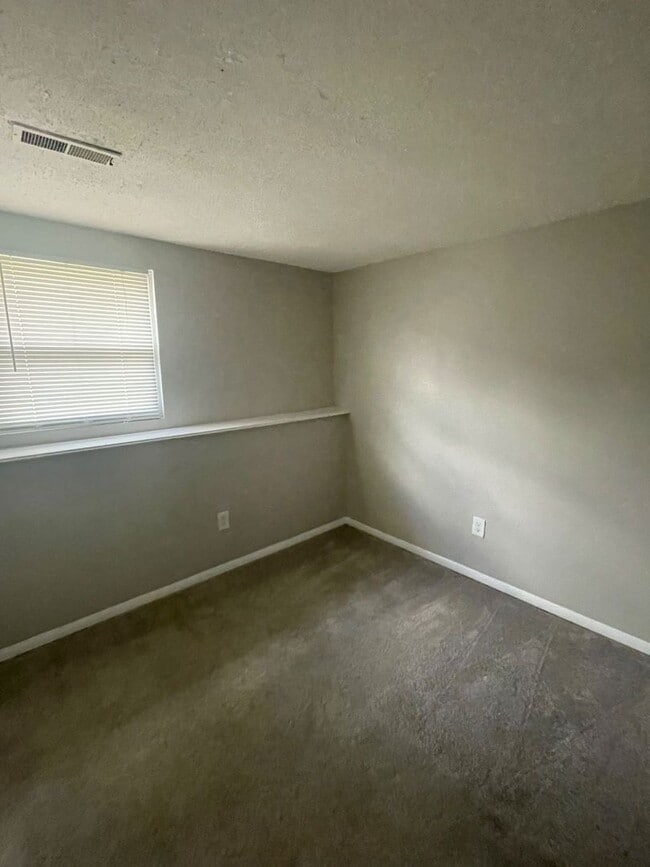 Foto del edificio - 409 NE Westwind Dr