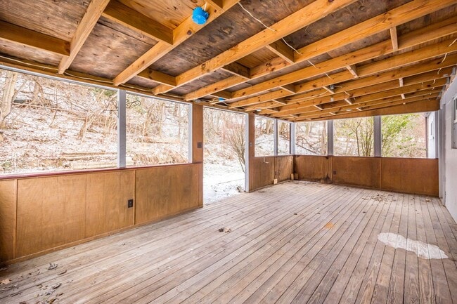 Building Photo - AVAILABLE OCT 1ST!! BEAUTIFUL 4 BEDROOM IN...