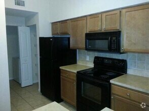 Building Photo - 9901 Baywinds Blvd
