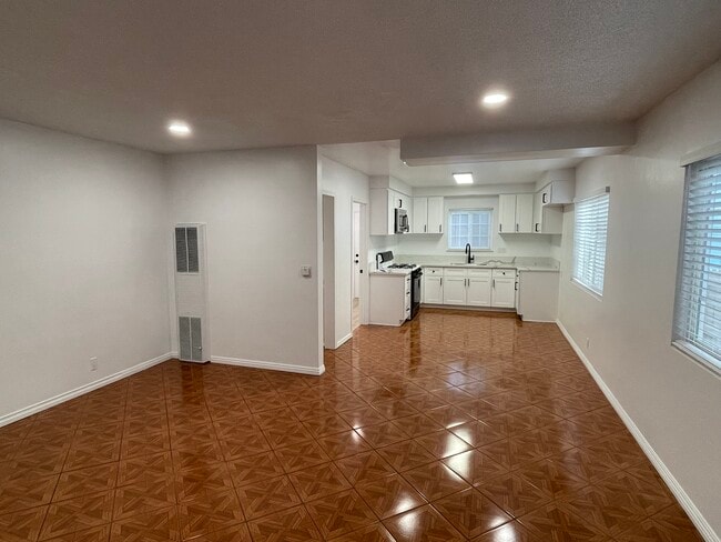 Livingroom2 - 437 W 11th St