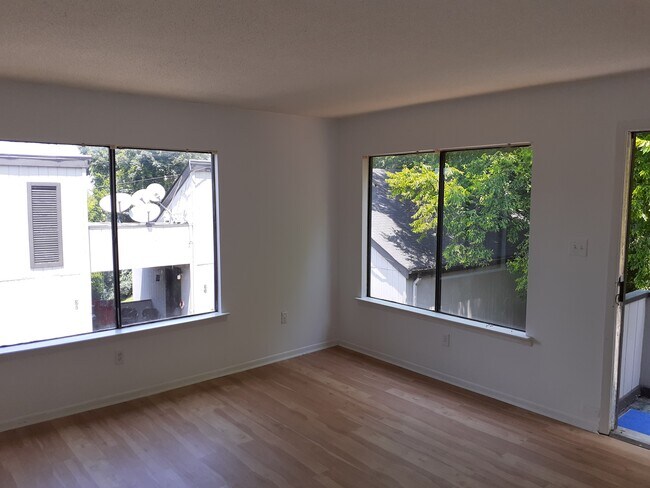 Foto del edificio - 3350 Altamont Rd S