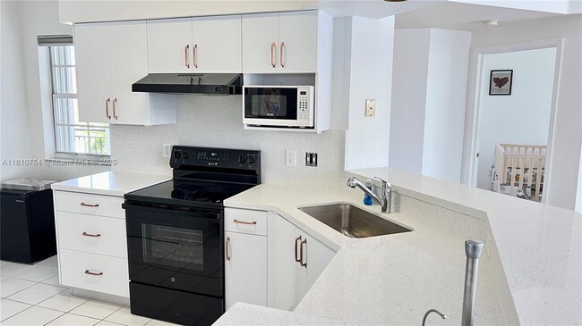 Foto del edificio - 3255 NE 184th St