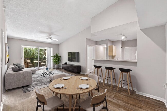 Building Photo - Miramar Lakes