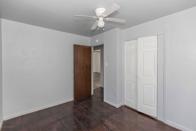 Building Photo - 4407 Brown Ave