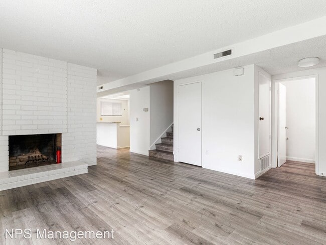 Building Photo - 3 br, 2.5 bath Apartment - 2059 West 157th...