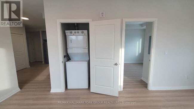 Building Photo - 13042 Yonge St