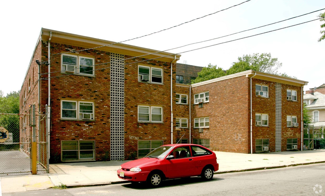 Primary Photo - Nyendak Apartments