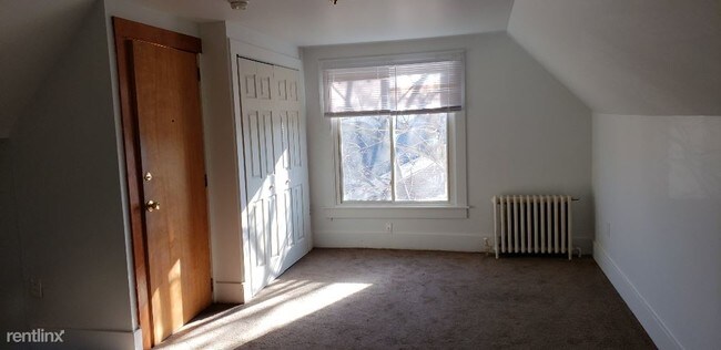 Building Photo - Studio, 1 bath  - 15 N Hamilton St Apt 3