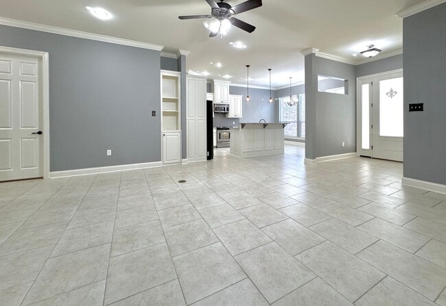 Building Photo - 3 Bed, 2 Bath Home in Pelican Point – Spac...