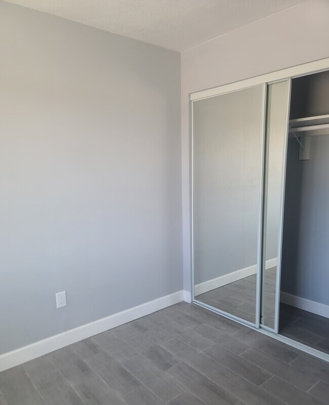 Foto del edificio - 14842 Hopland St
