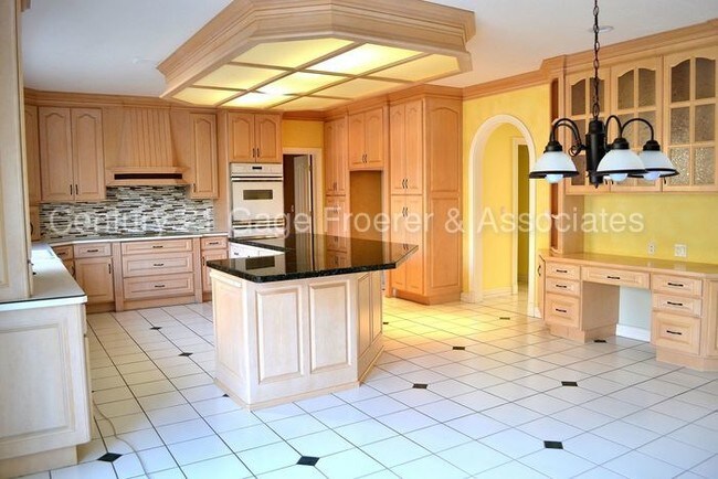Foto del edificio - 2855 Pinewood Ln