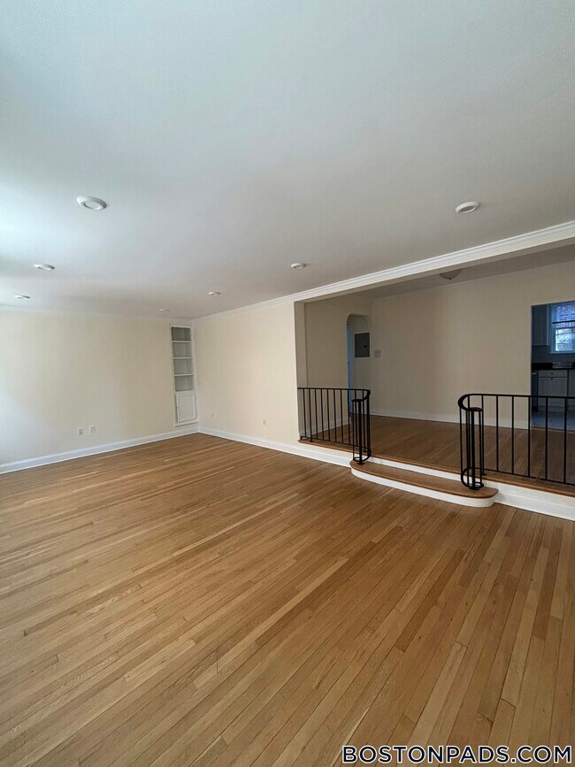 Building Photo - 37 Auburn St