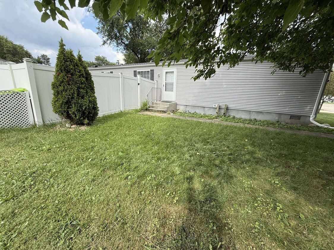 Foto principal - 1930 Patrick Henry Cir