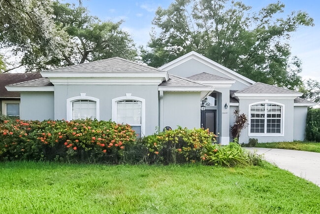 Building Photo - 3600 Meadow Green Dr
