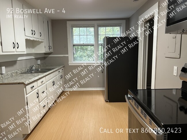 Foto del edificio - 92 Boswell Ave