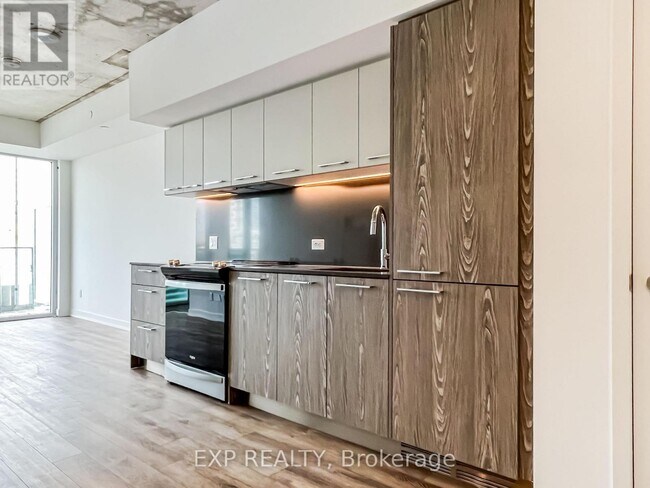 Photo du bâtiment - 45 Baseball Pl