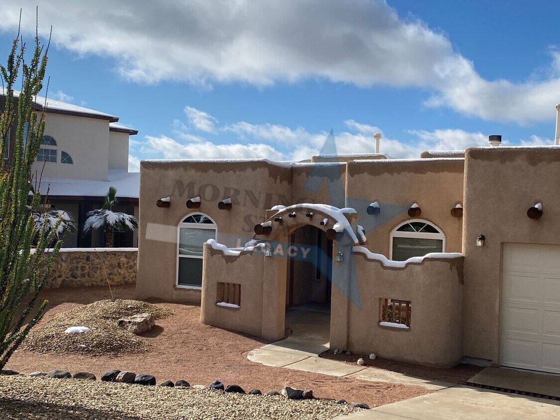Primary Photo - Southwestern Beauty- Excellent location