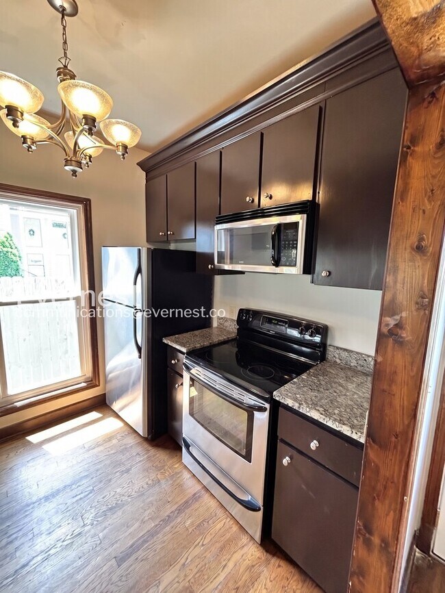 Foto del edificio - 2 Bed/2 Bath Home with Garage / Pet-Friendly / Available Now!