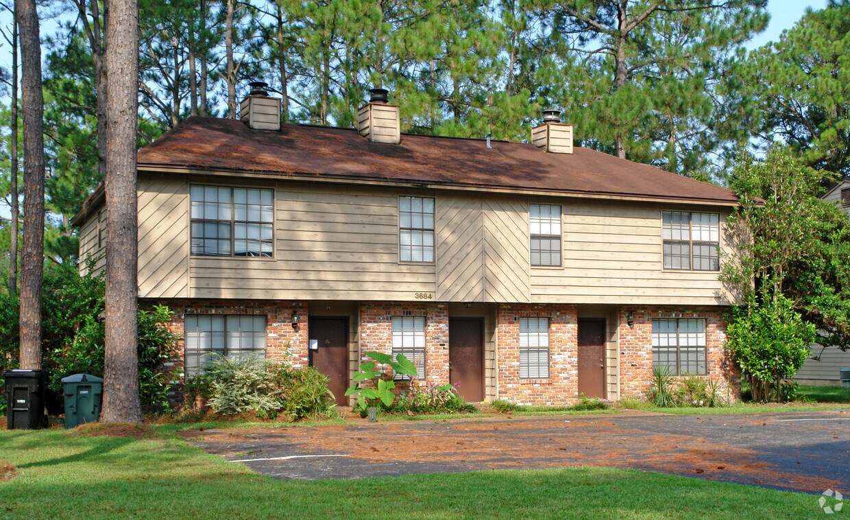 Foto principal - 3684 Donovan Dr