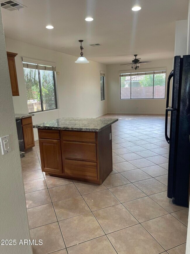 Building Photo - 18785 E Kingbird Dr