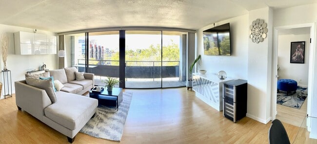 Wide Angle View - Shown With Current Furniture - 801 Franklin St