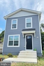 Building Photo - 156 Mansfield St