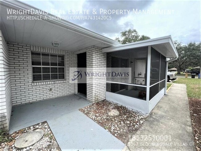 Foto del edificio - 3147 Bloomingdale Villas Ct