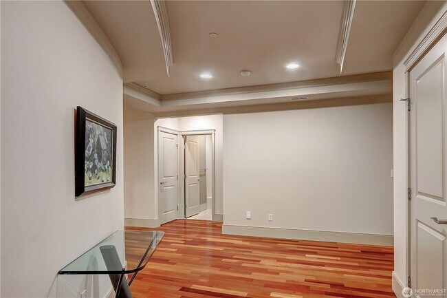 Building Photo - 2Bd/2Ba Kirkland Condo