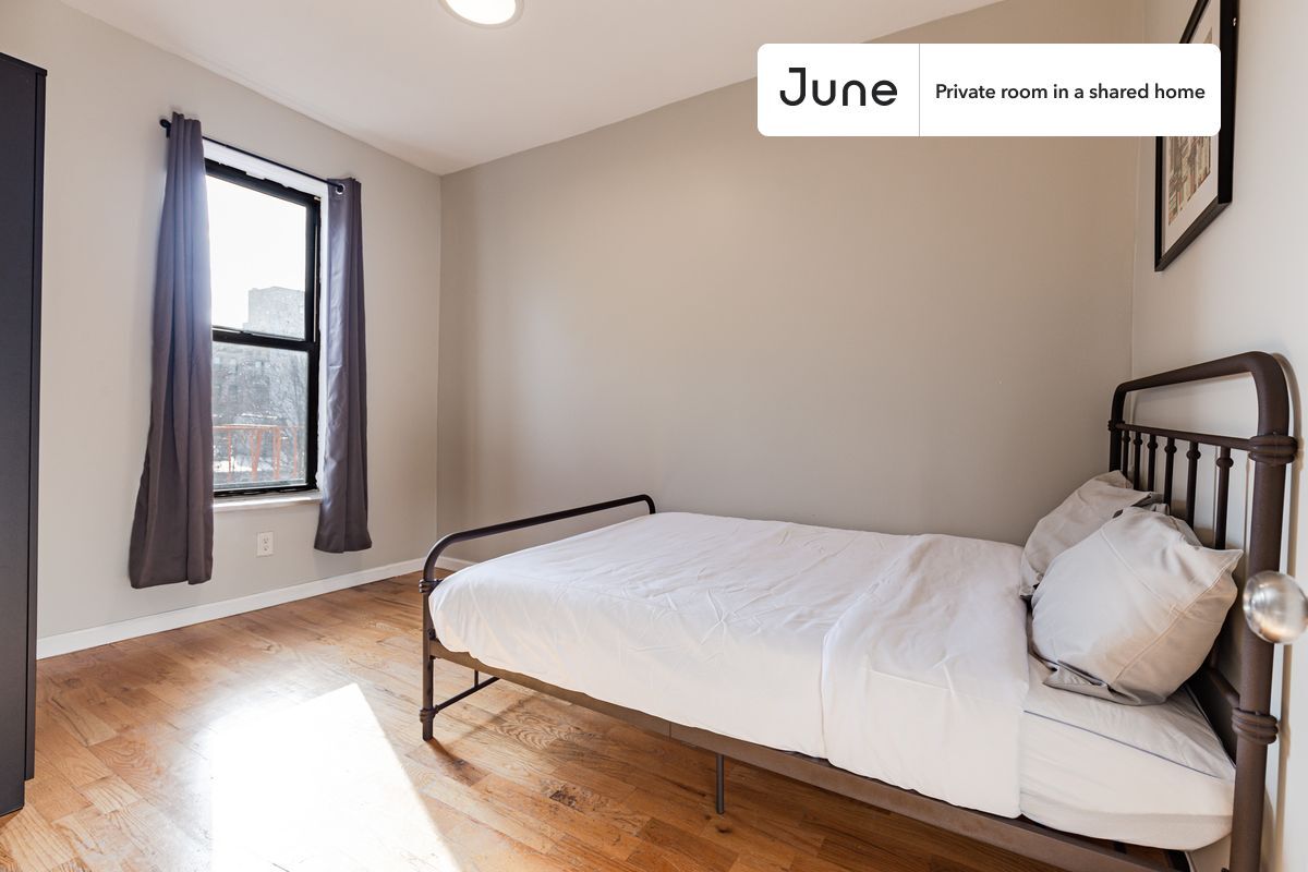 Private bedroom in 4 bed/2 bath Home - Private bedroom in 4 bed/2 bath Home