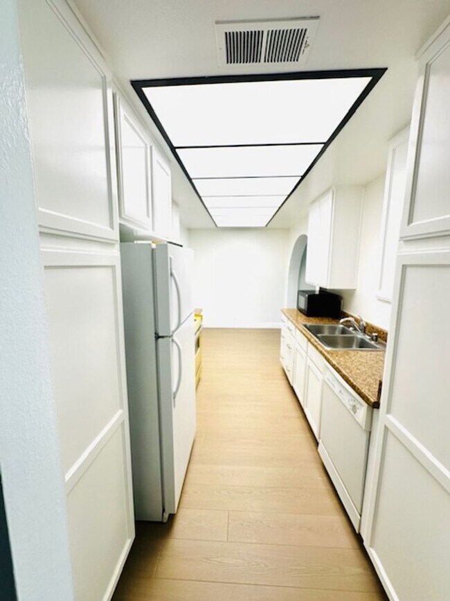 Foto del edificio - Ocean Front Living!