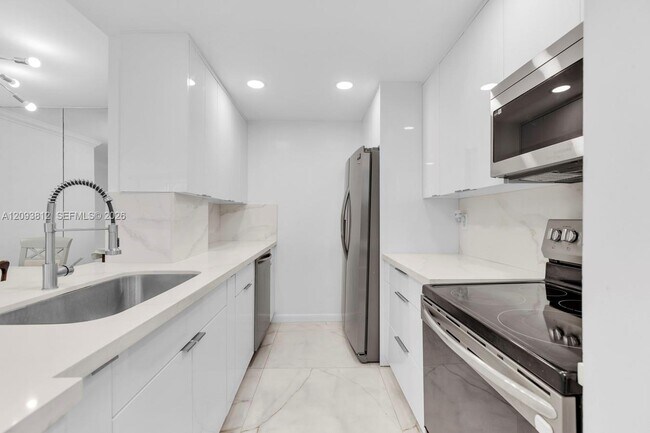 Foto del edificio - 16518 NE 26th Ave