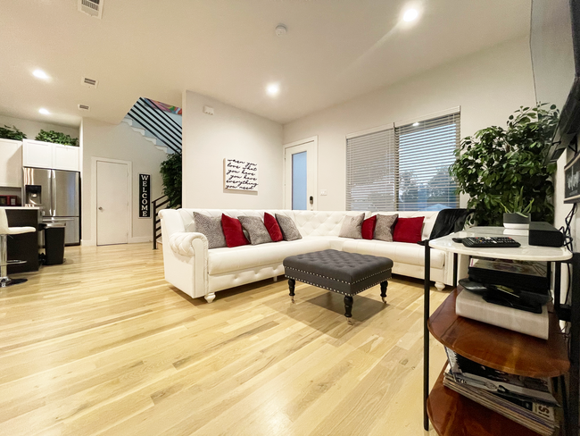 Foto del edificio - 8718 Boundbrook Ave