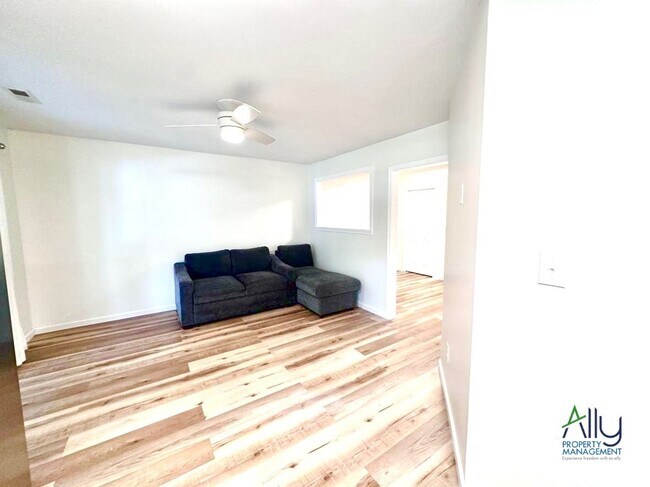 Foto del edificio - 3389 Moubry Ln