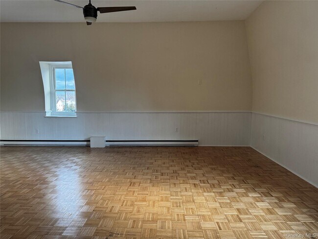 Building Photo - 24 Front St