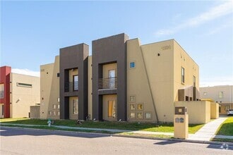 Building Photo - 1204 E Daffodil Ave