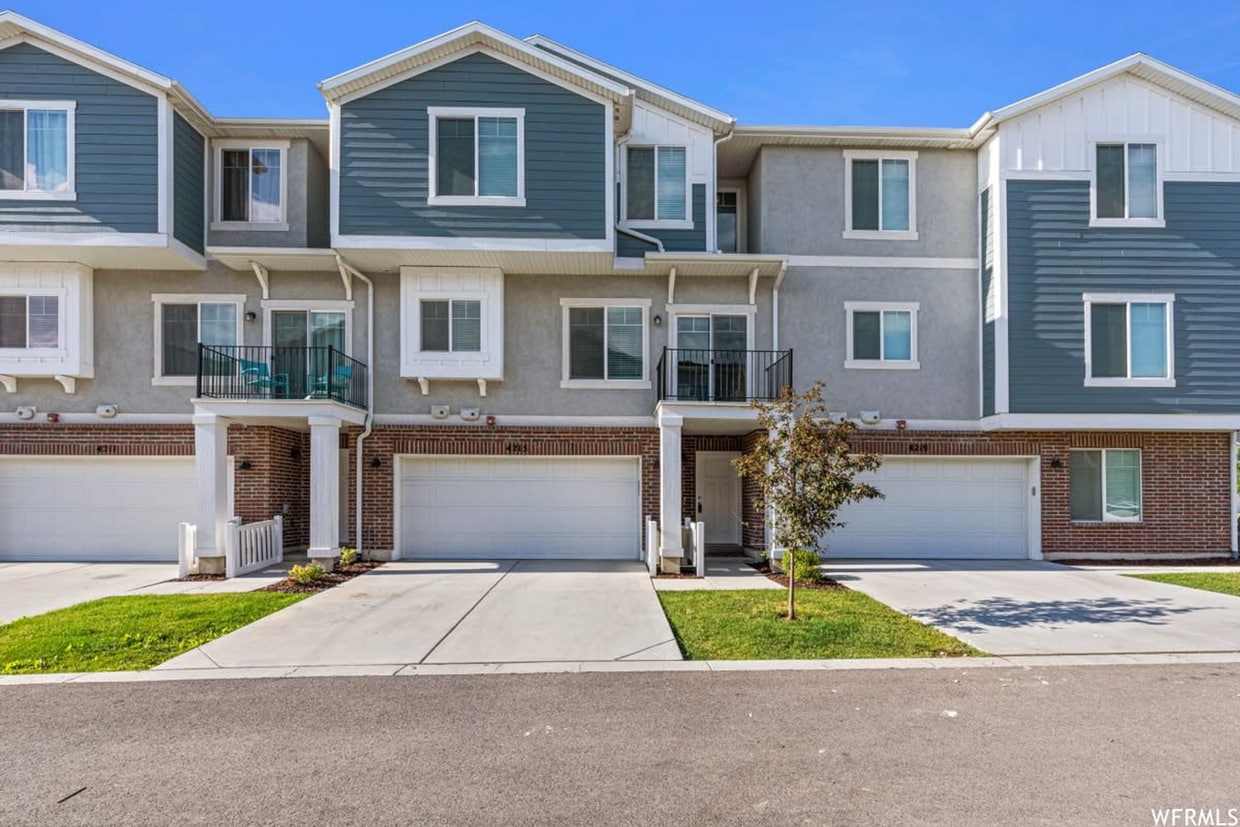 Upgraded 3 Bed 2.5 Bath Townhome in Riverton House Rental in Riverton