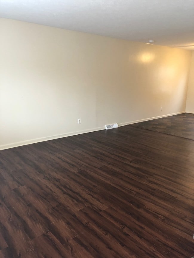 Building Photo - 3411 Bexvie Ave