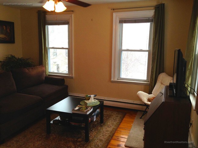 Foto del edificio - 204 Bunker Hill St
