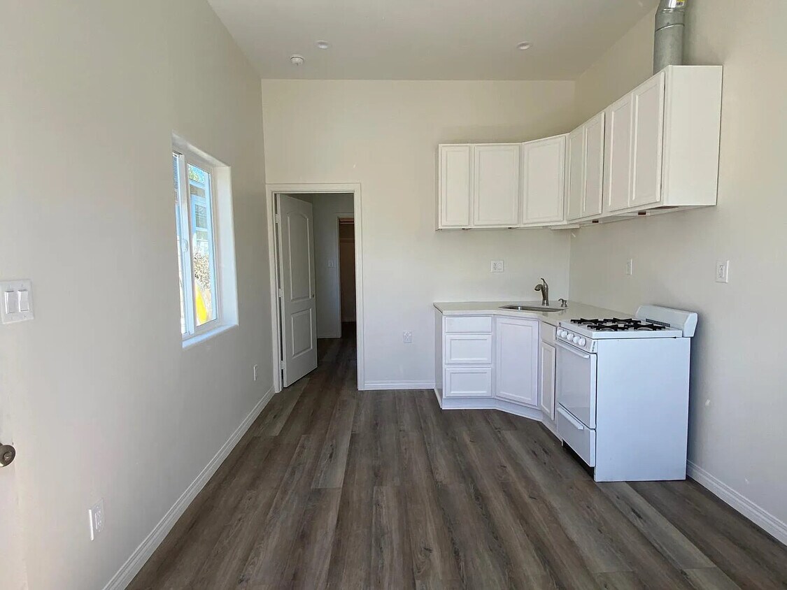 Foto principal - 17933 Bullock St