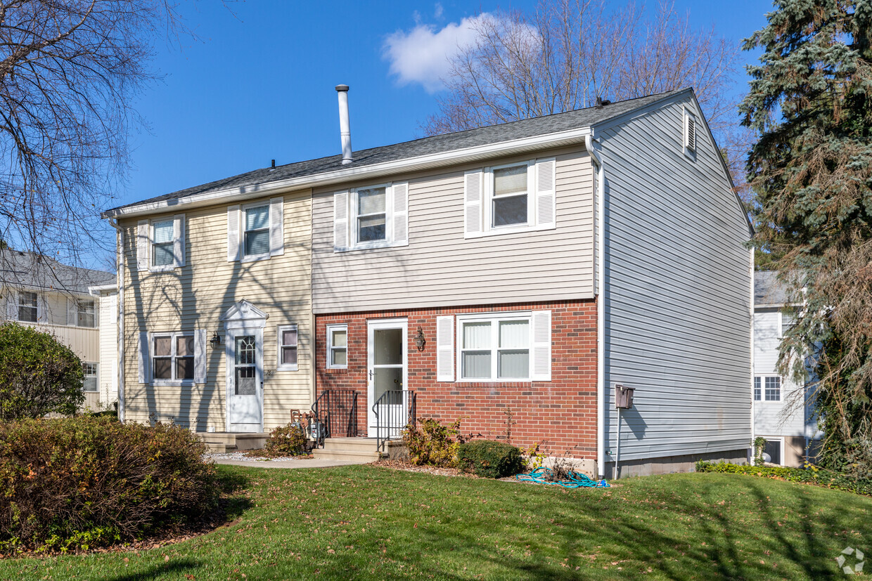 Building Photo - East Gate Condominiums