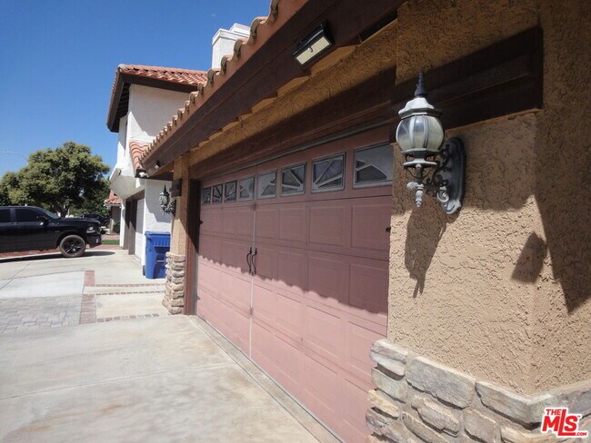Building Photo - 3217 Fairfield Ave