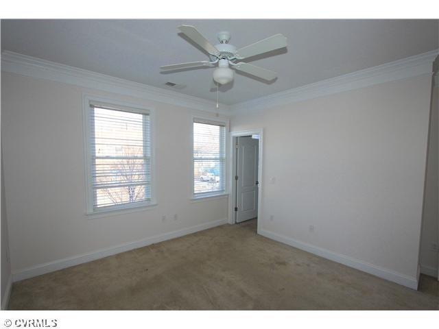 Foto del edificio - RENT SPECIAL! 4 BR / 3.5 BA Gorgeous Townhouse close to James River