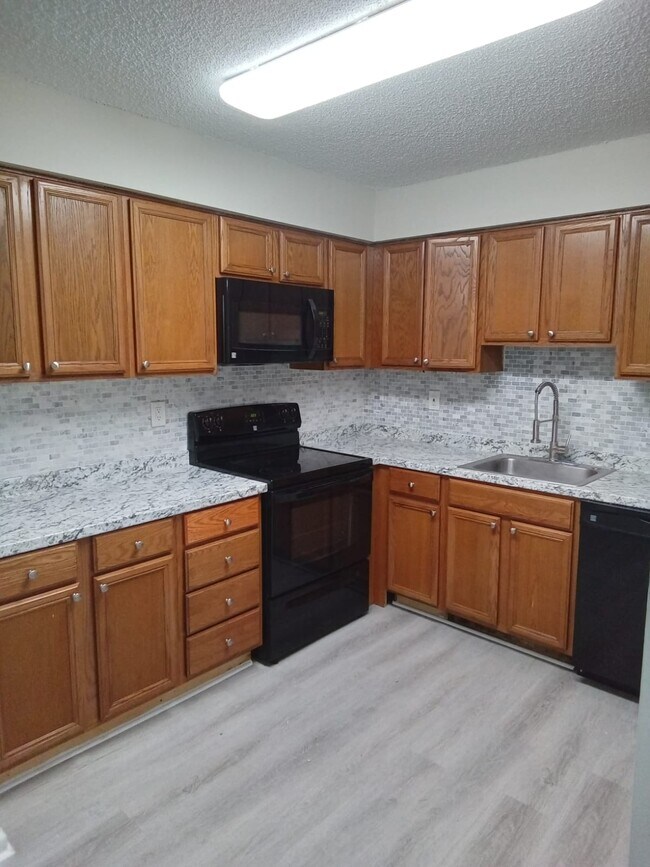 Enclave at Walnut Apartments 91 Walnut St Toms River, NJ Apartments