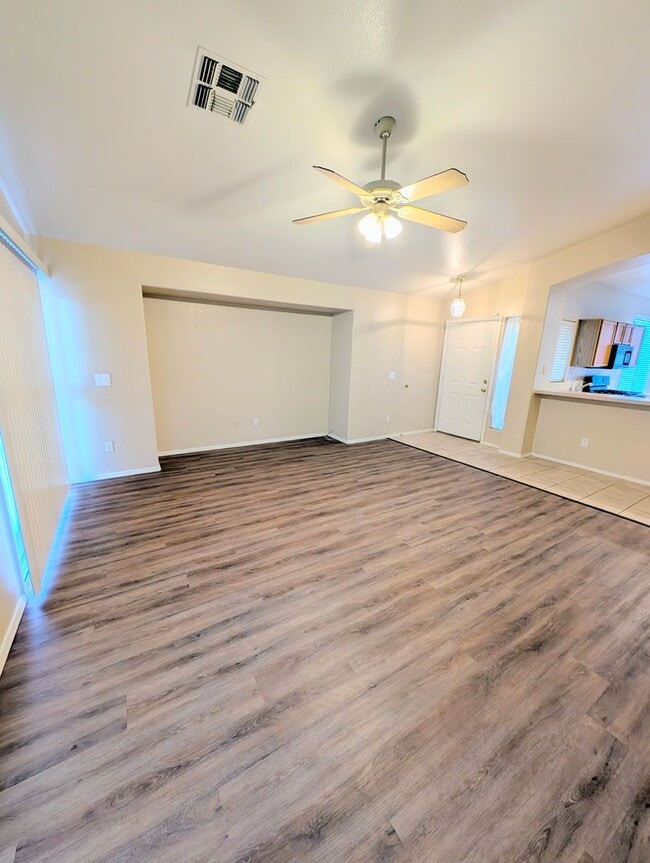 Building Photo - AVAILABLE NOW WITH A PRIVATE POOL IN GREAT GILBERT LOCATION!!!!