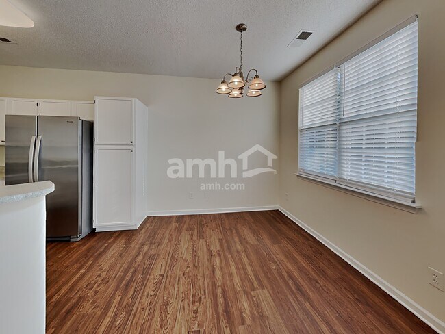 Foto del edificio - 120 Bluffton Rd