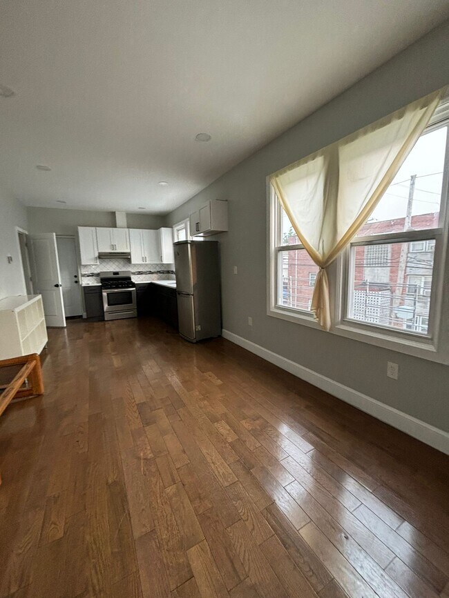 Foto del edificio - 649 Grove St
