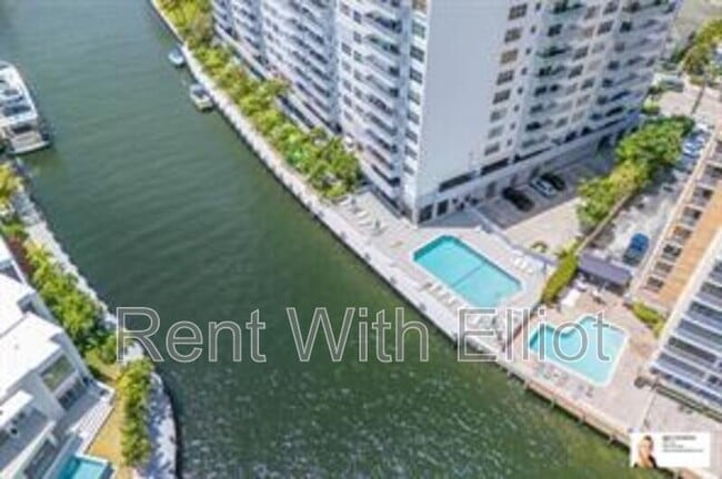 Foto del edificio - 137 Golden Isles Dr